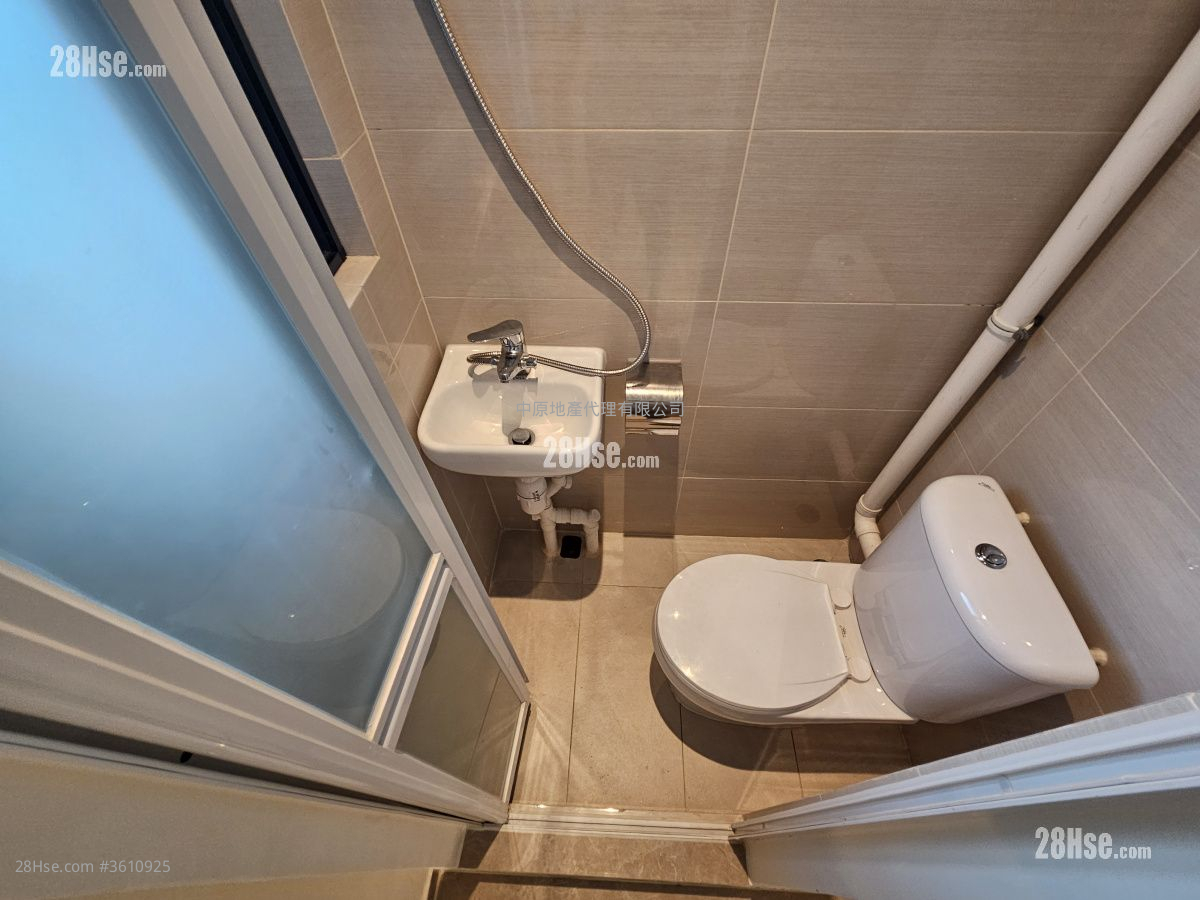 Grand Victoria Rental 4 Bedrooms , 2 Bathrooms 948 ft² Grand Victoria Rental 4 Bedrooms , 2 Bathrooms 948 ft²