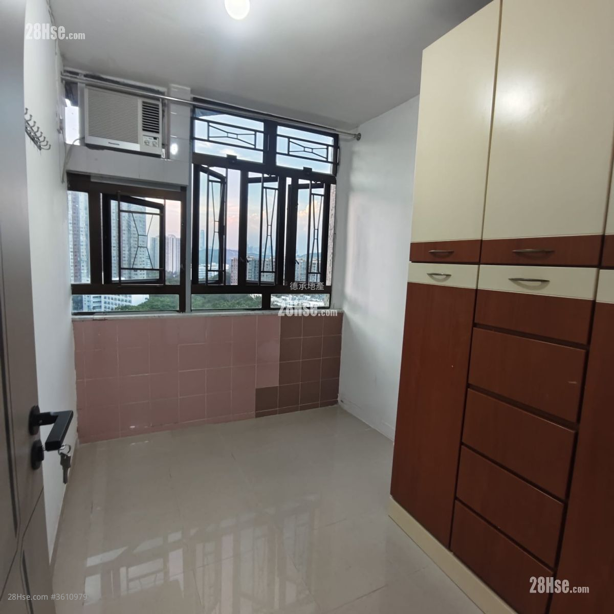 Tin Ping Estate Rental 2 Bedrooms , 1 Bathroom 407 ft² Tin Ping Estate Rental 2 Bedrooms , 1 Bathroom 407 ft²