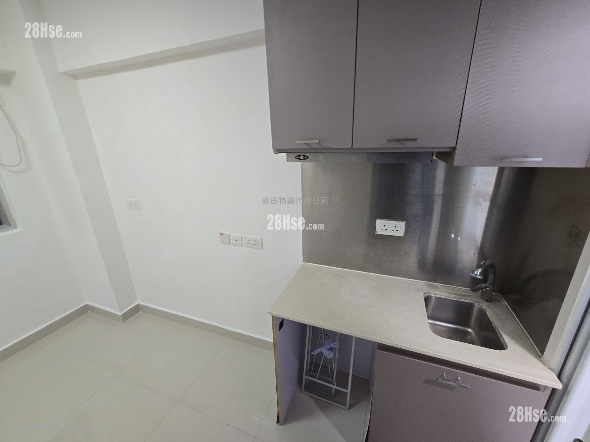 Cheung Hing Building Sell 3 Bedrooms , 3 Bathrooms 408 ft² Cheung Hing Building Sell 3 Bedrooms , 3 Bathrooms 408 ft²