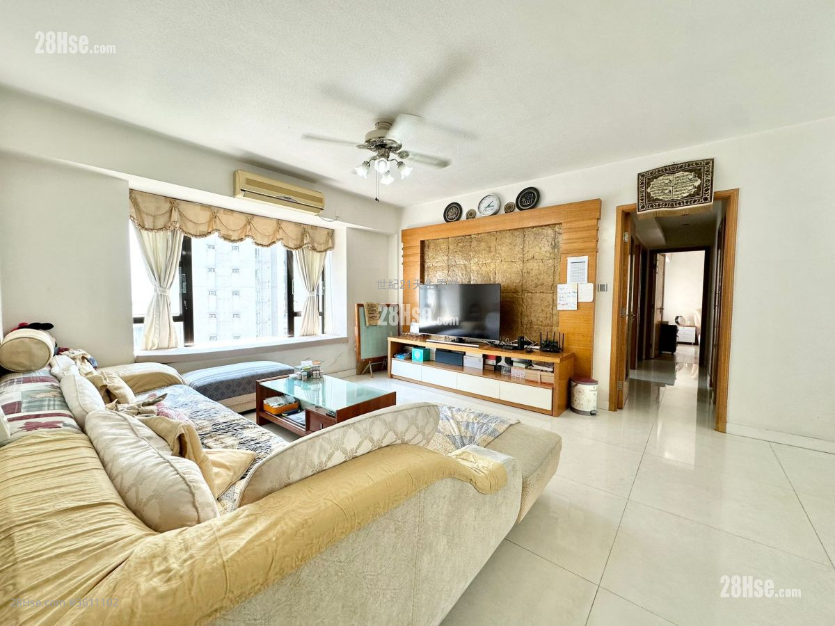 雅翠苑 售盤 4 房 , 3 浴室 1,349 平方呎