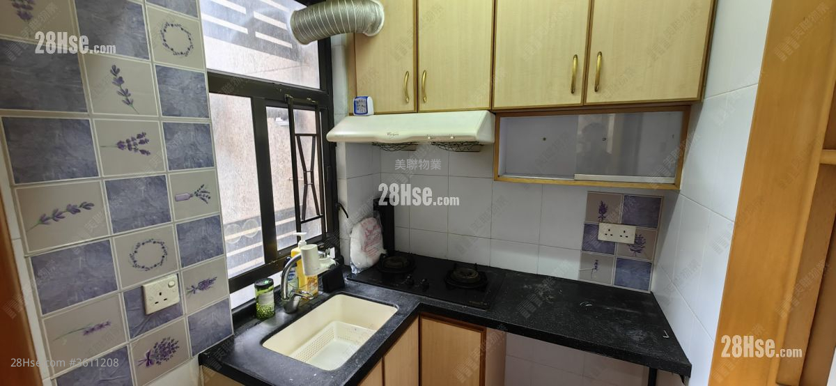 Wai Wah Centre Sell 2 Bedrooms , 1 Bathroom 358 ft² Wai Wah Centre Sell 2 Bedrooms , 1 Bathroom 358 ft²
