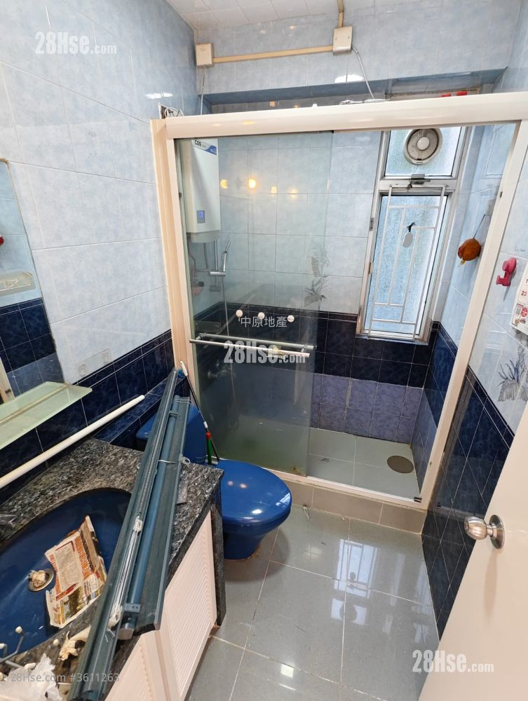 Hong Kong Garden Sell 3 Bedrooms , 2 Bathrooms 828 ft² Hong Kong Garden Sell 3 Bedrooms , 2 Bathrooms 828 ft²