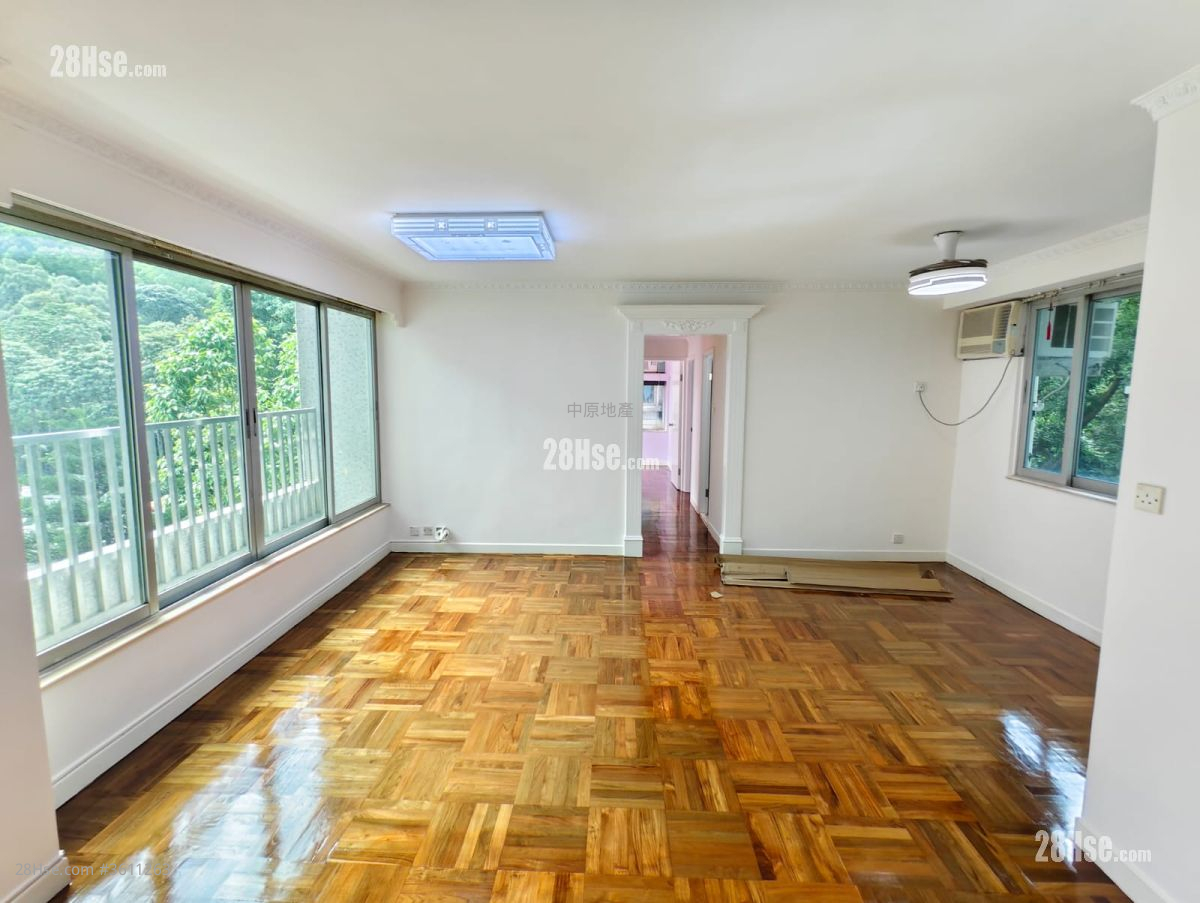 Hong Kong Garden Sell 3 Bedrooms , 2 Bathrooms 828 ft² Hong Kong Garden Sell 3 Bedrooms , 2 Bathrooms 828 ft²