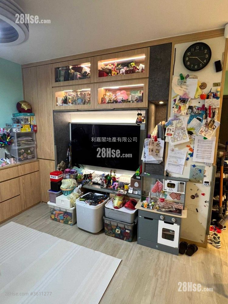 Serene Garden Sell 3 Bedrooms , 1 Bathroom 590 ft² Serene Garden Sell 3 Bedrooms , 1 Bathroom 590 ft²
