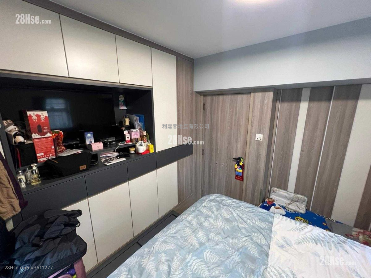 Serene Garden Sell 3 Bedrooms , 1 Bathroom 590 ft² Serene Garden Sell 3 Bedrooms , 1 Bathroom 590 ft²