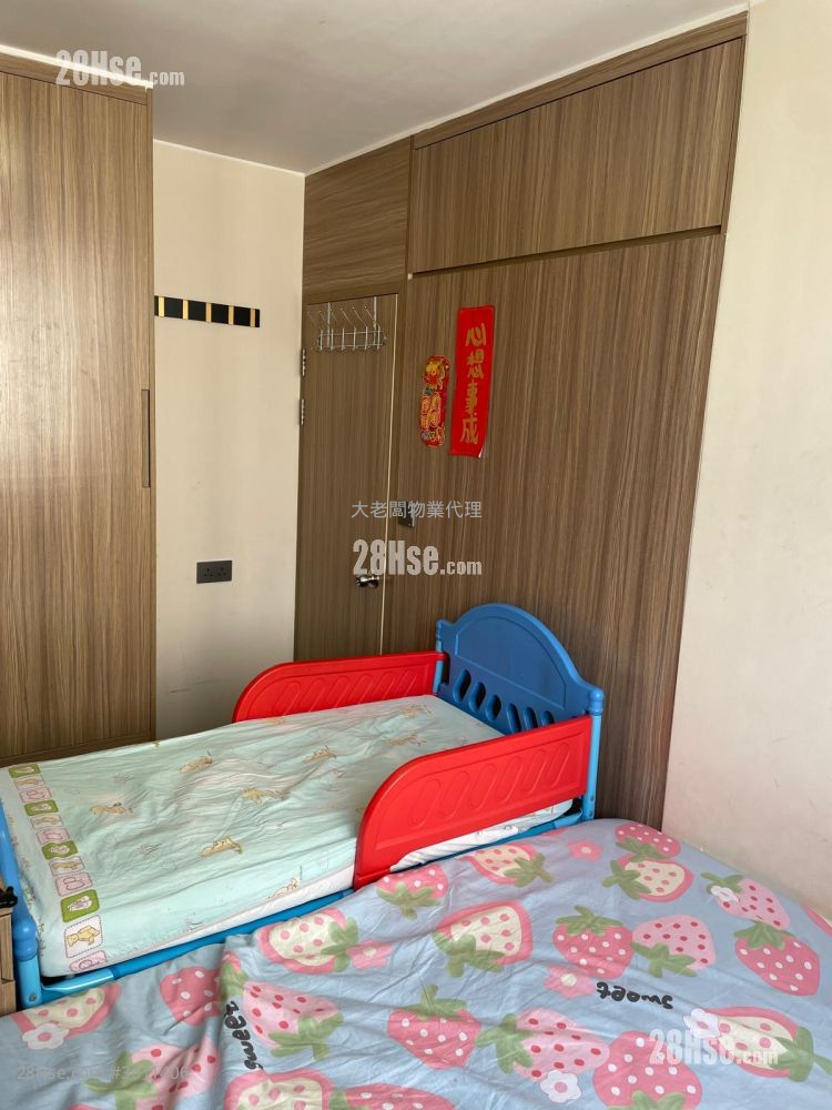 Hoi Lok Court Sell 2 Bedrooms , 1 Bathroom 401 ft² Hoi Lok Court Sell 2 Bedrooms , 1 Bathroom 401 ft²