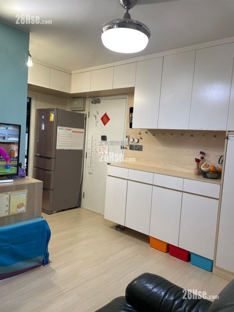 Hoi Lok Court Sell 2 Bedrooms , 1 Bathroom 401 ft² Hoi Lok Court Sell 2 Bedrooms , 1 Bathroom 401 ft²