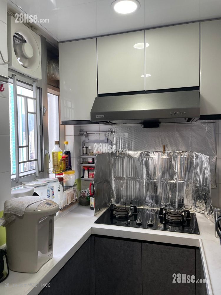 Hoi Lok Court Sell 2 Bedrooms , 1 Bathroom 401 ft² Hoi Lok Court Sell 2 Bedrooms , 1 Bathroom 401 ft²
