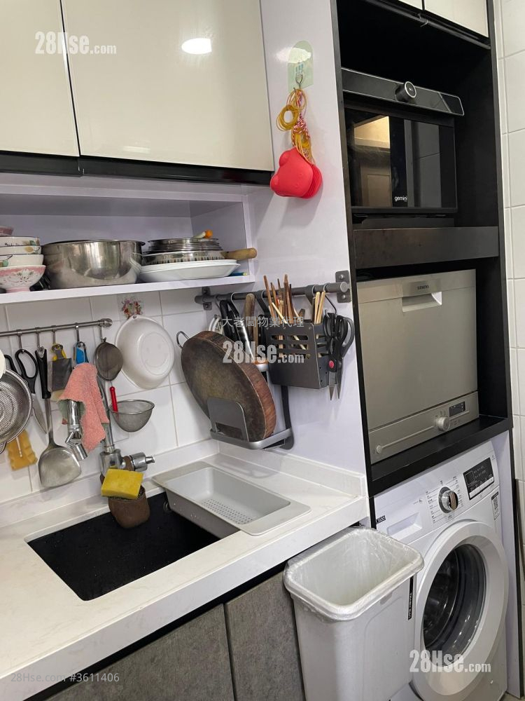 Hoi Lok Court Sell 2 Bedrooms , 1 Bathroom 401 ft² Hoi Lok Court Sell 2 Bedrooms , 1 Bathroom 401 ft²