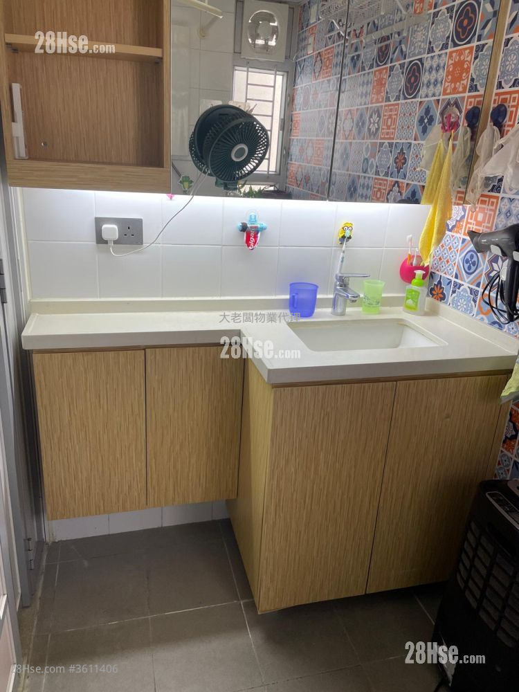 Hoi Lok Court Sell 2 Bedrooms , 1 Bathroom 401 ft² Hoi Lok Court Sell 2 Bedrooms , 1 Bathroom 401 ft²