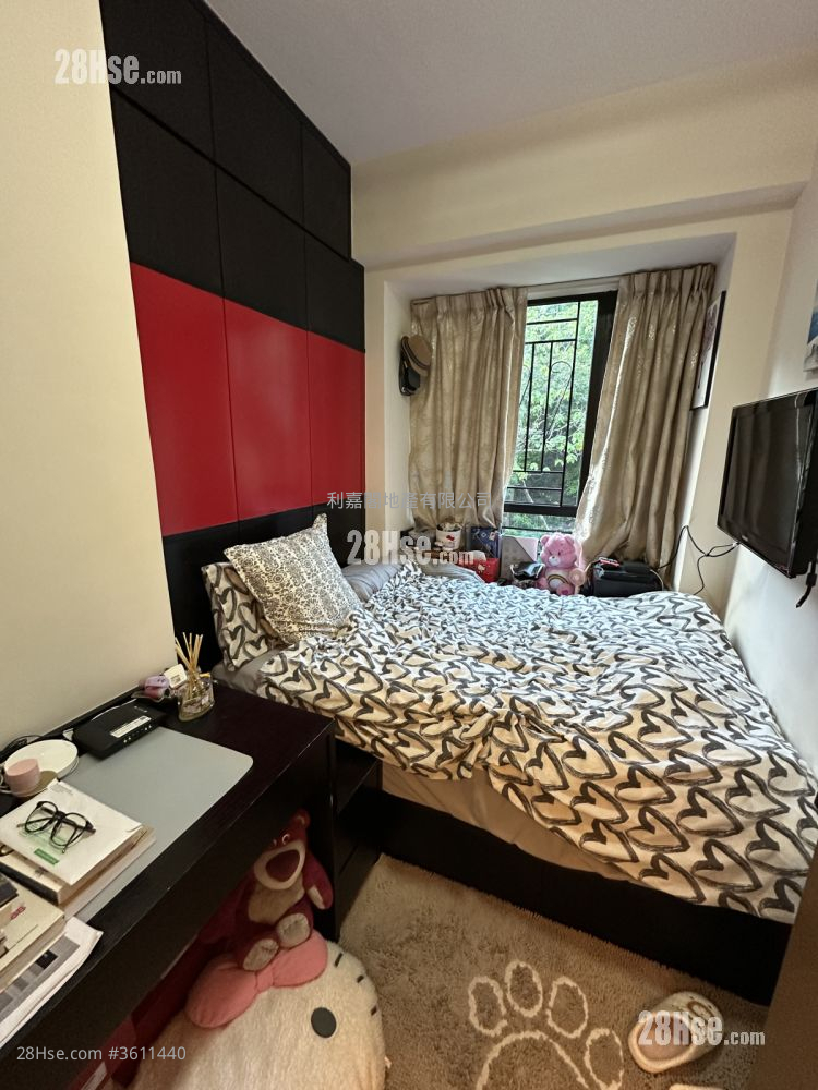 Forest Hill Sell 3 Bedrooms , 2 Bathrooms 934 ft² Forest Hill Sell 3 Bedrooms , 2 Bathrooms 934 ft²