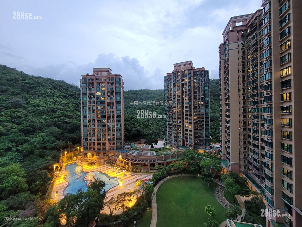 曉峰園 租盤 4 房 , 2 浴室 820 平方呎 曉峰園 租盤 4 房 , 2 浴室 820 平方呎