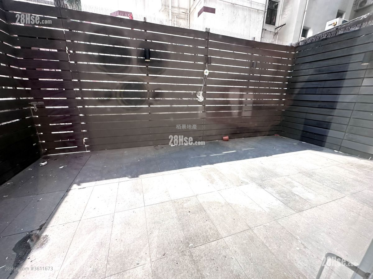 Pak Lee Building Sell 2 Bedrooms , 2 Bathrooms 633 ft² Pak Lee Building Sell 2 Bedrooms , 2 Bathrooms 633 ft²