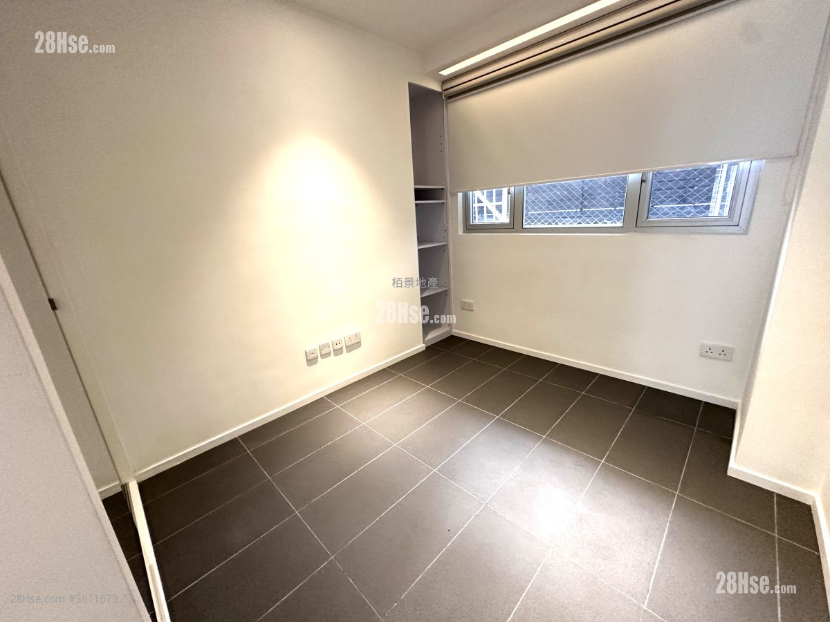 Pak Lee Building Sell 2 Bedrooms , 2 Bathrooms 633 ft² Pak Lee Building Sell 2 Bedrooms , 2 Bathrooms 633 ft²