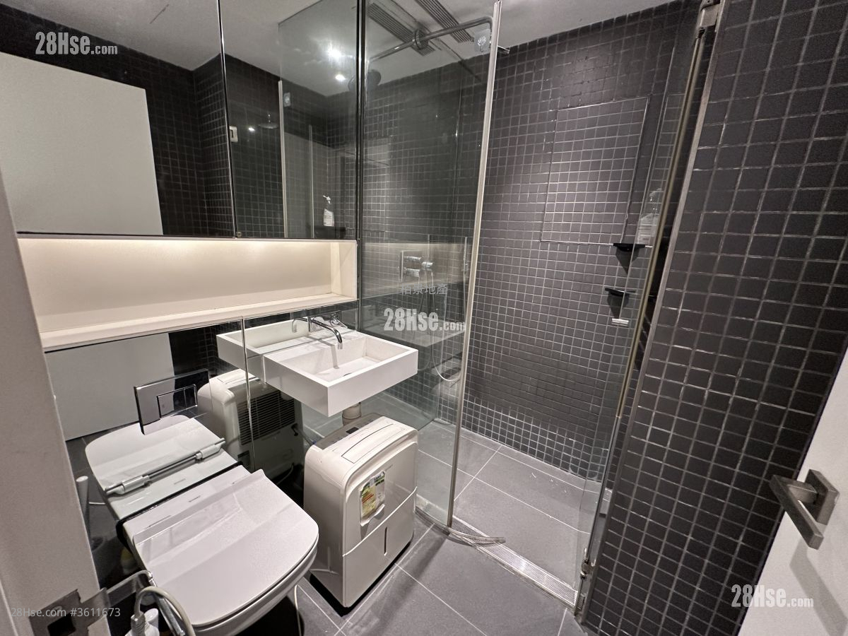 Pak Lee Building Sell 2 Bedrooms , 2 Bathrooms 633 ft² Pak Lee Building Sell 2 Bedrooms , 2 Bathrooms 633 ft²