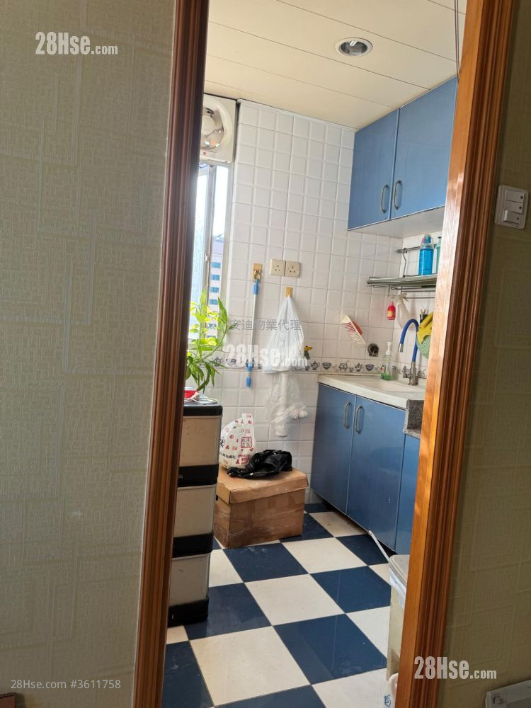 Yun Kai Building Sell 3 Bedrooms , 1 Bathroom 443 ft² Yun Kai Building Sell 3 Bedrooms , 1 Bathroom 443 ft²