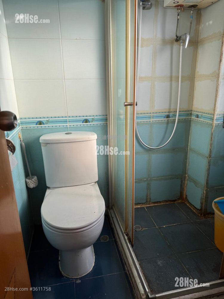 Yun Kai Building Sell 3 Bedrooms , 1 Bathroom 443 ft² Yun Kai Building Sell 3 Bedrooms , 1 Bathroom 443 ft²