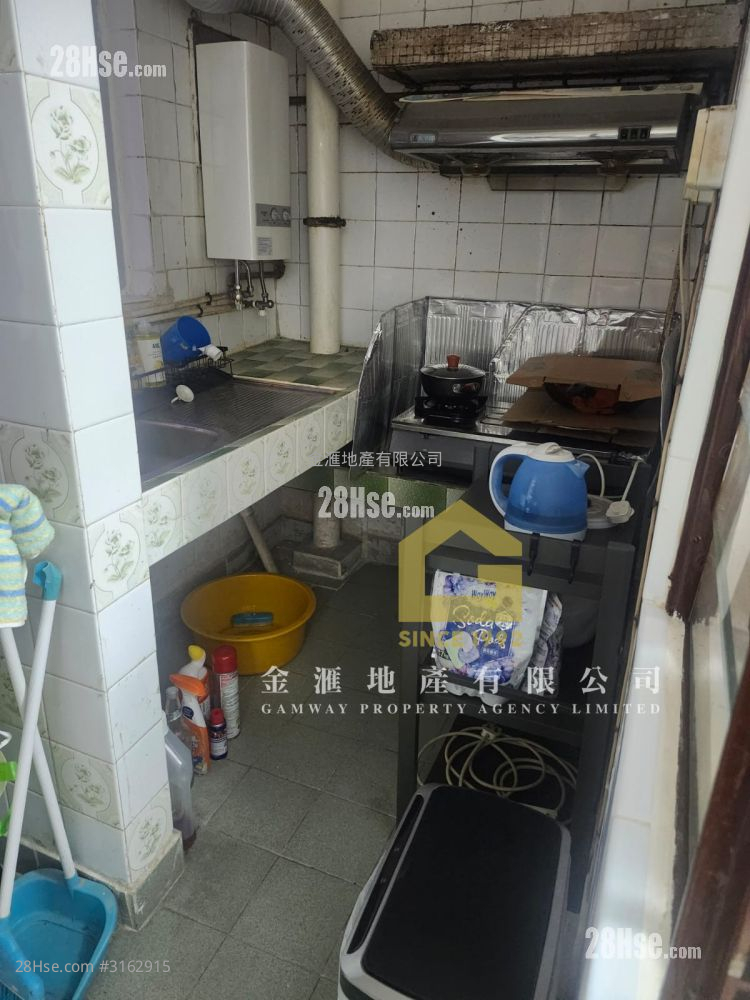 東頭(二)邨 售盤 開放式間隔 , 1 浴室 358 平方呎 東頭(二)邨 售盤 開放式間隔 , 1 浴室 358 平方呎