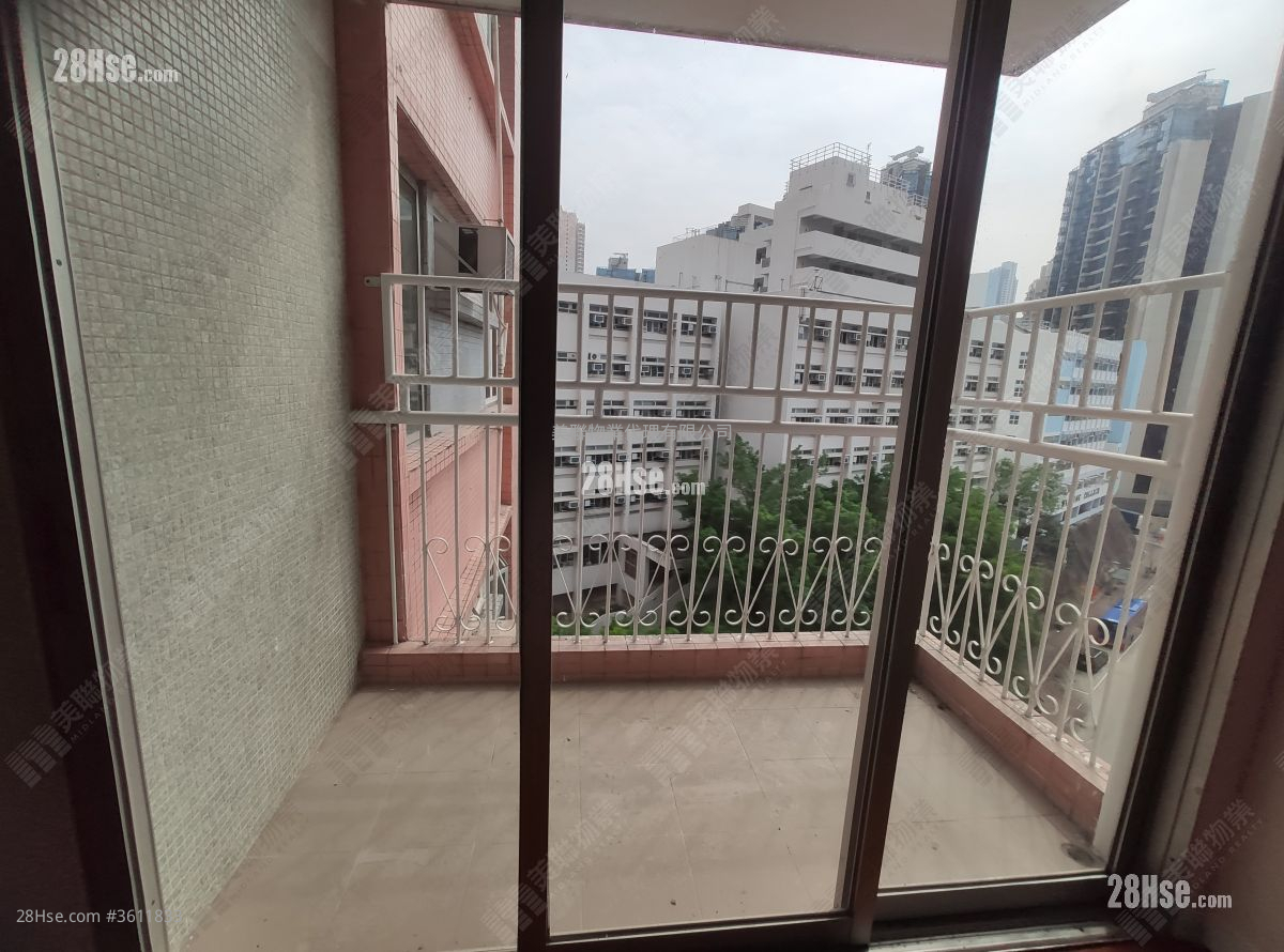 Everwell Garden Sell 4 Bedrooms , 3 Bathrooms 1,496 ft² Everwell Garden Sell 4 Bedrooms , 3 Bathrooms 1,496 ft²