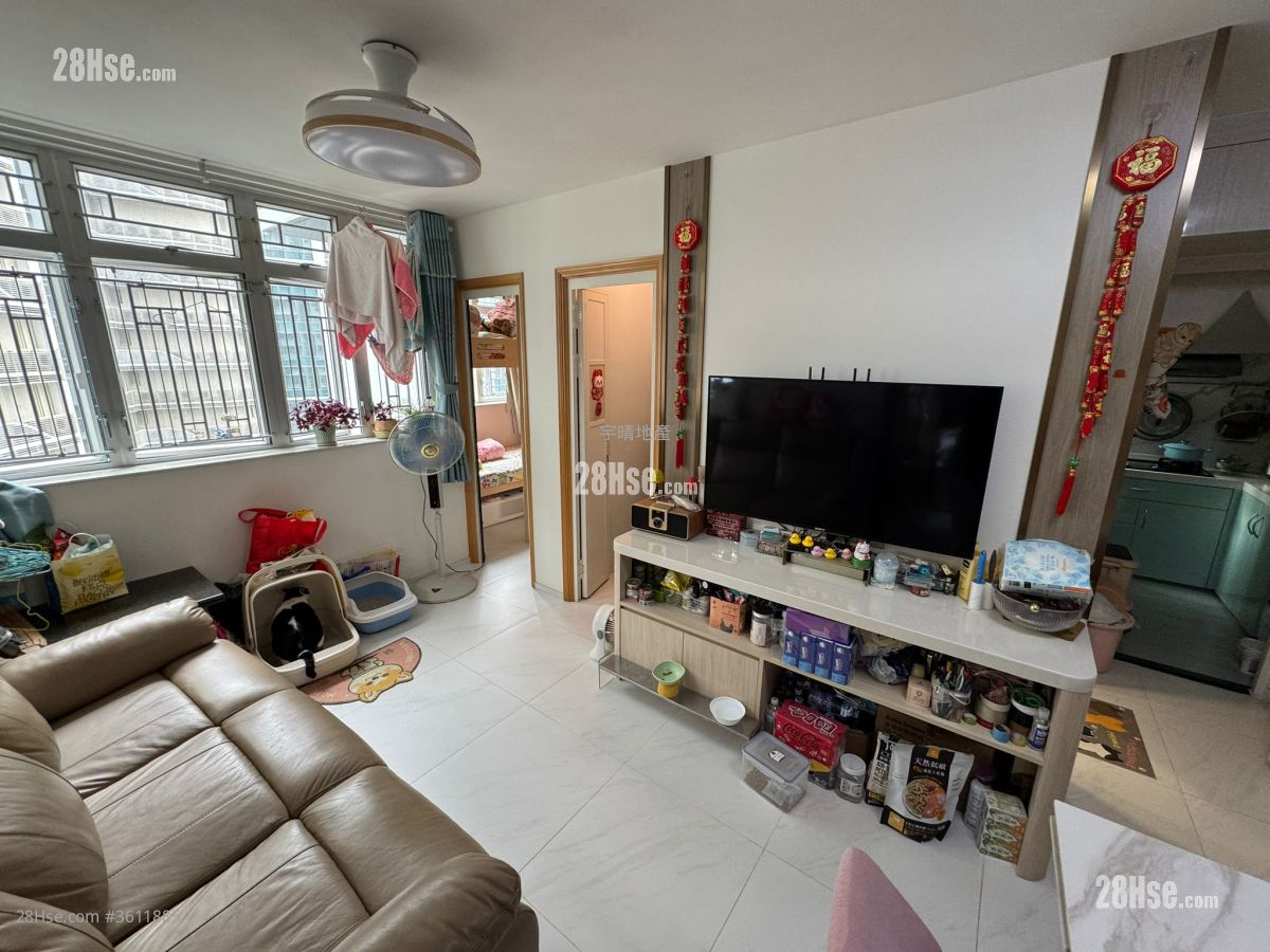 Hoi Lok Court Sell 3 Bedrooms , 1 Bathroom 478 ft² Hoi Lok Court Sell 3 Bedrooms , 1 Bathroom 478 ft²