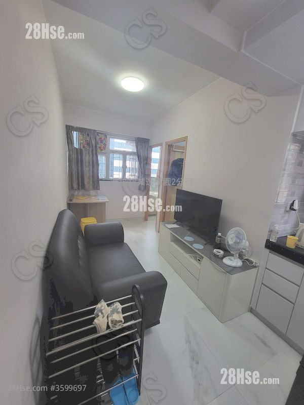 Chung Hing Mansion Sell 2 Bedrooms , 1 Bathroom 304 ft²