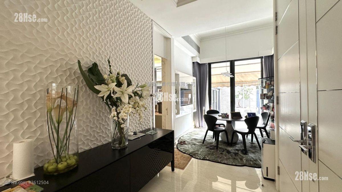 Valais Sell 3 Bedrooms 2,454 ft² Valais Sell 3 Bedrooms 2,454 ft²