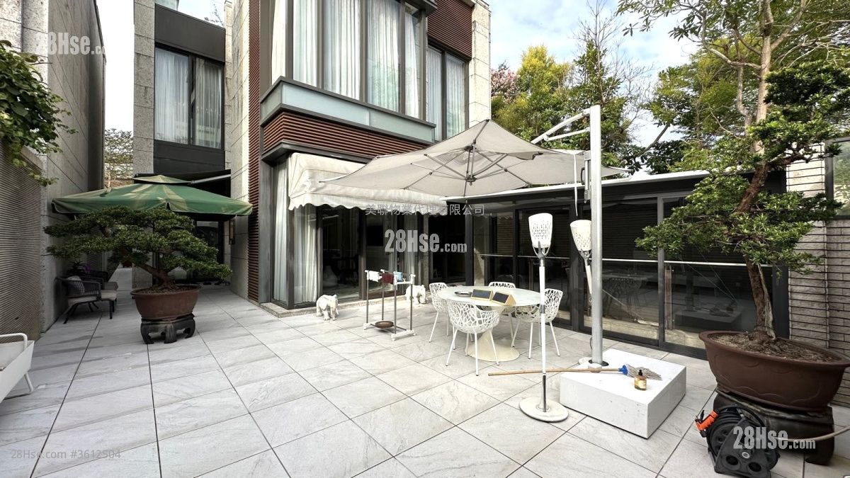Valais Sell 3 Bedrooms 2,454 ft² Valais Sell 3 Bedrooms 2,454 ft²