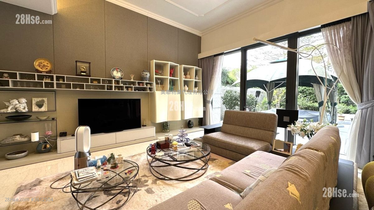 Valais Sell 3 Bedrooms 2,454 ft² Valais Sell 3 Bedrooms 2,454 ft²