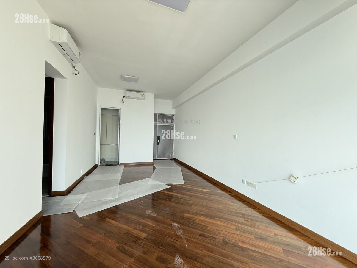 One Silversea Rental 3 Bedrooms , 2 Bathrooms 968 ft² One Silversea Rental 3 Bedrooms , 2 Bathrooms 968 ft²