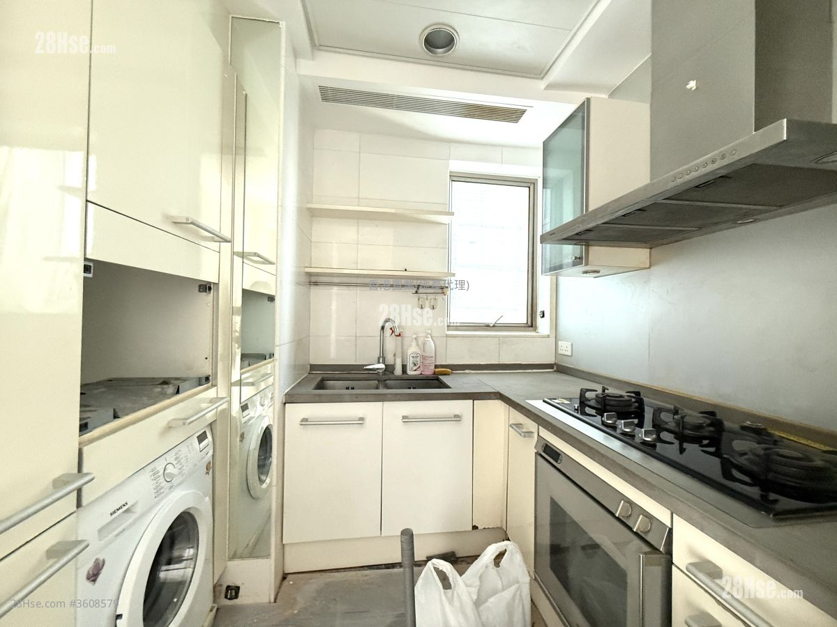 One Silversea Rental 3 Bedrooms , 2 Bathrooms 968 ft² One Silversea Rental 3 Bedrooms , 2 Bathrooms 968 ft²