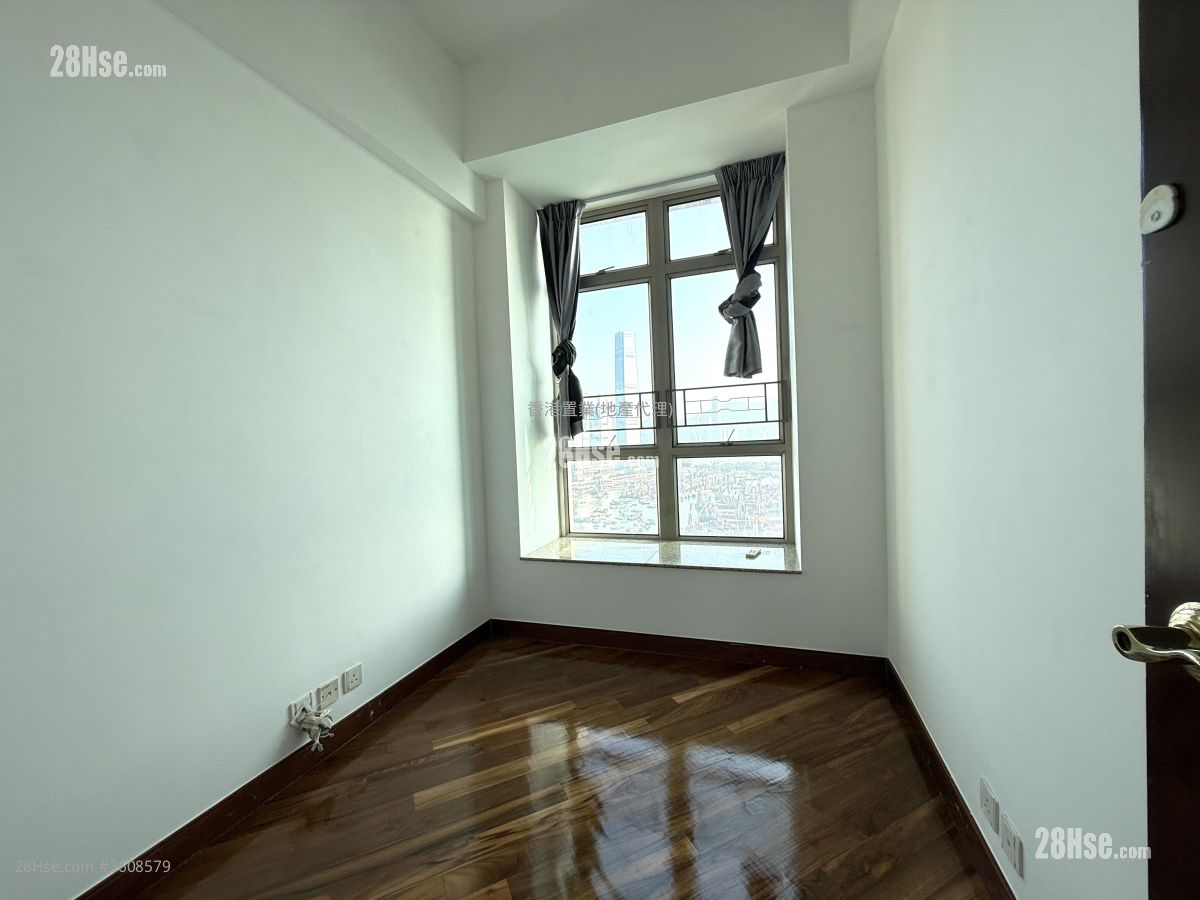 One Silversea Rental 3 Bedrooms , 2 Bathrooms 968 ft² One Silversea Rental 3 Bedrooms , 2 Bathrooms 968 ft²