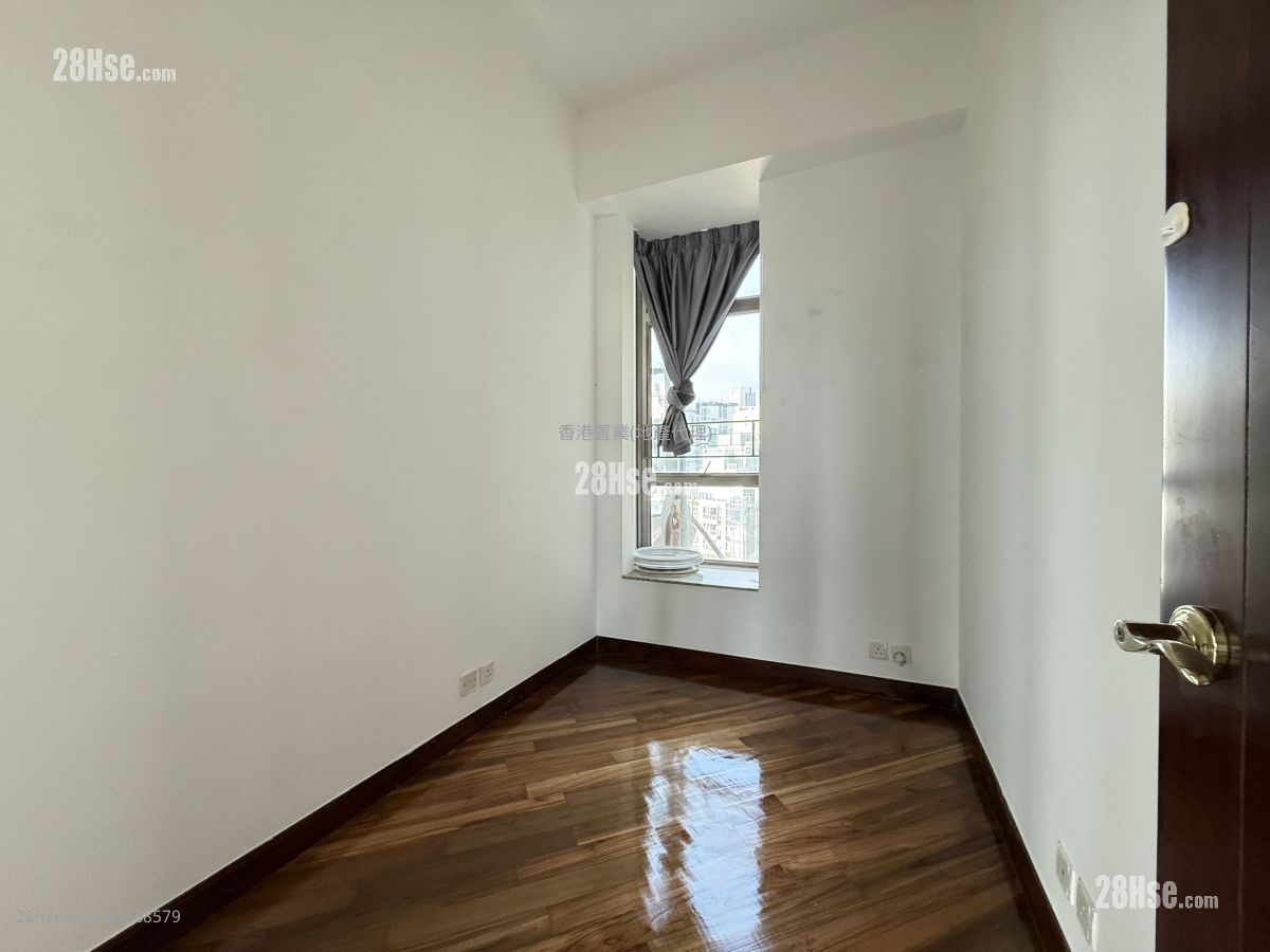 One Silversea Rental 3 Bedrooms , 2 Bathrooms 968 ft² One Silversea Rental 3 Bedrooms , 2 Bathrooms 968 ft²