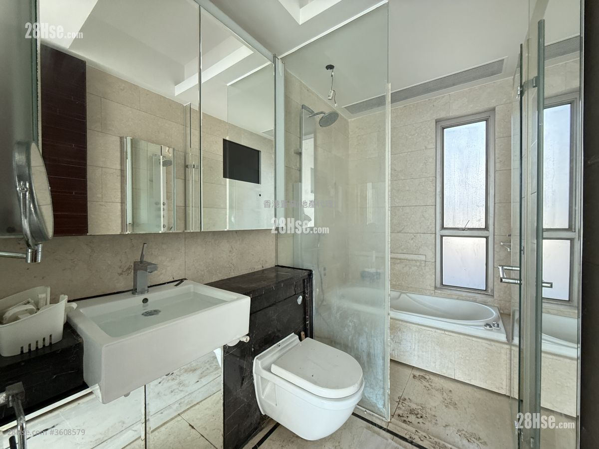 One Silversea Rental 3 Bedrooms , 2 Bathrooms 968 ft² One Silversea Rental 3 Bedrooms , 2 Bathrooms 968 ft²