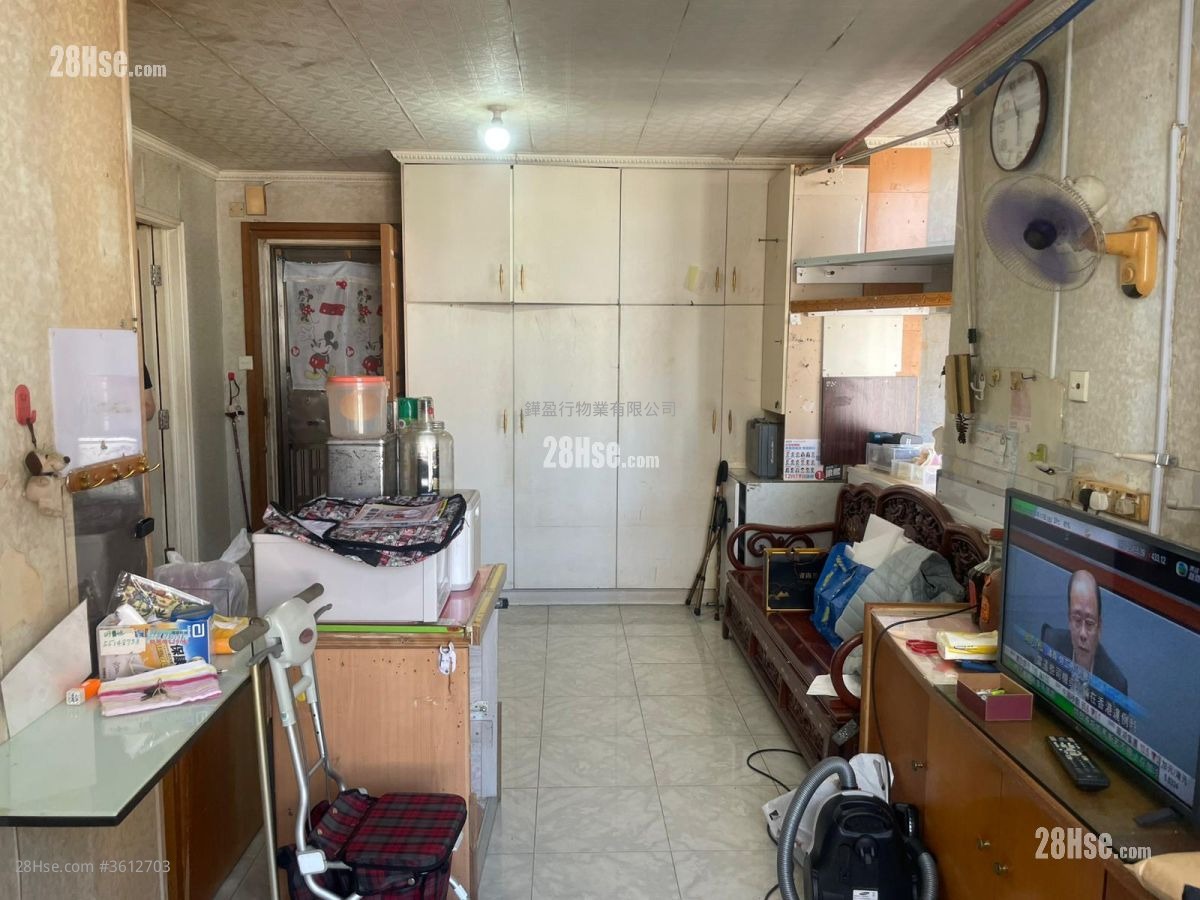 Tung Lam Court Sell 2 Bedrooms , 1 Bathroom 443 ft² Tung Lam Court Sell 2 Bedrooms , 1 Bathroom 443 ft²