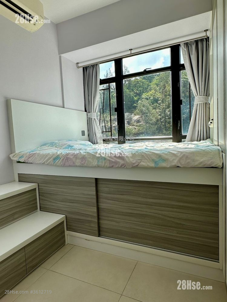 Kornhill Sell 3 Bedrooms , 1 Bathroom 596 ft² Kornhill Sell 3 Bedrooms , 1 Bathroom 596 ft²