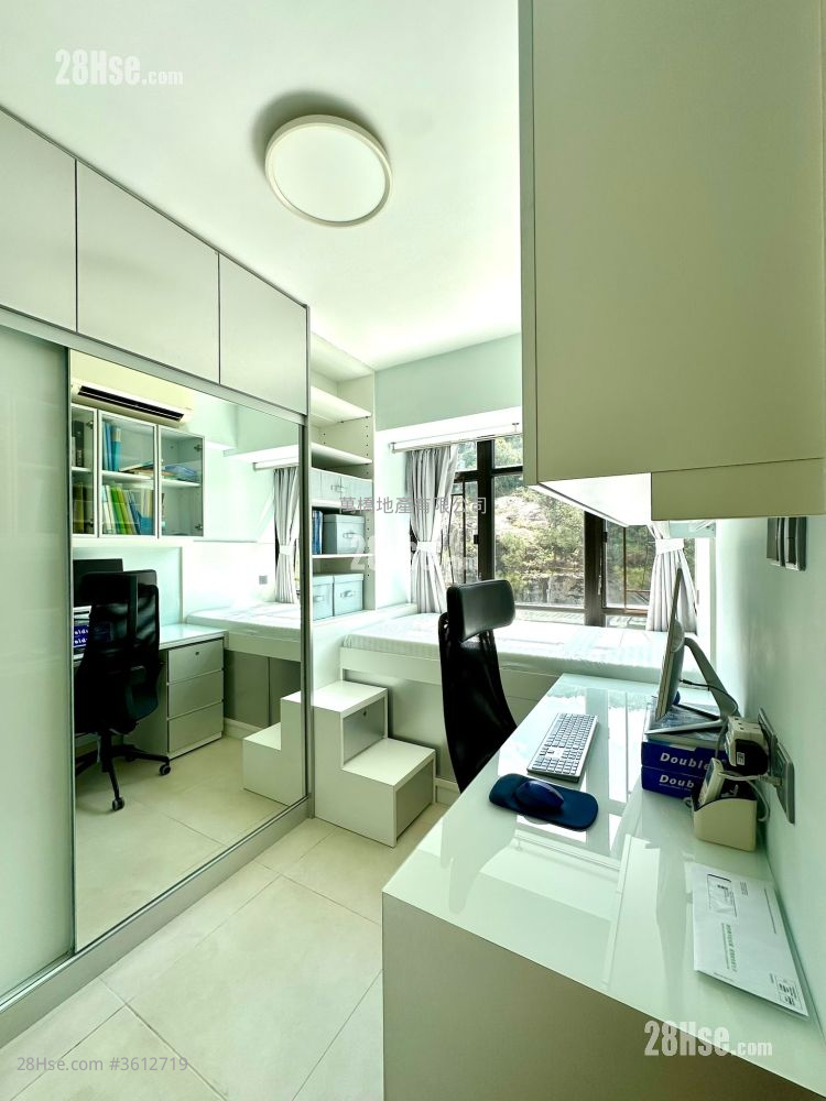 Kornhill Sell 3 Bedrooms , 1 Bathroom 596 ft² Kornhill Sell 3 Bedrooms , 1 Bathroom 596 ft²