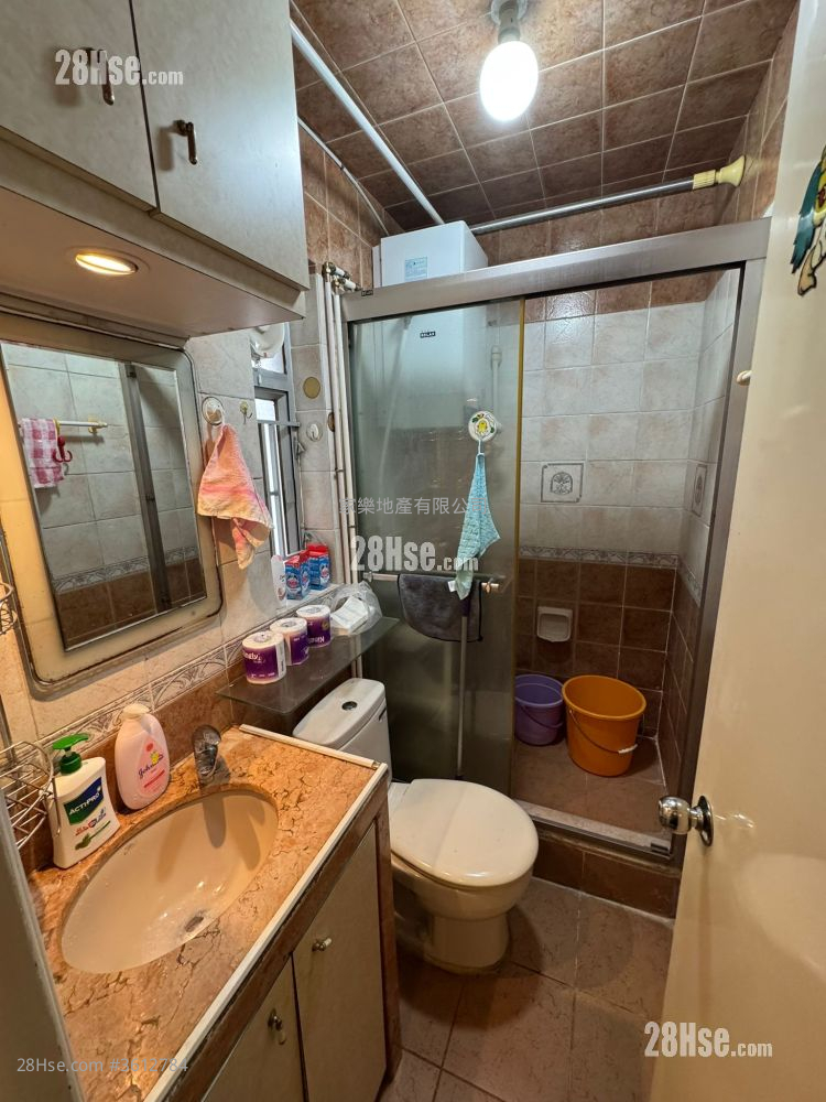 Tung Lam Court Sell 2 Bedrooms , 1 Bathroom 443 ft² Tung Lam Court Sell 2 Bedrooms , 1 Bathroom 443 ft²