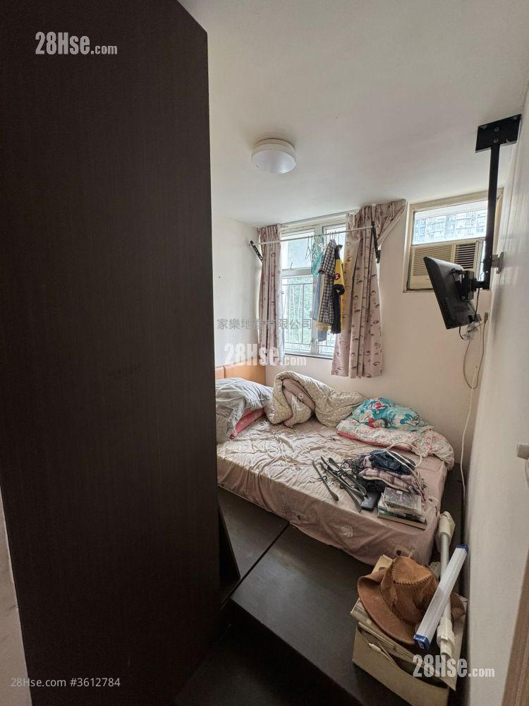 Tung Lam Court Sell 2 Bedrooms , 1 Bathroom 443 ft² Tung Lam Court Sell 2 Bedrooms , 1 Bathroom 443 ft²