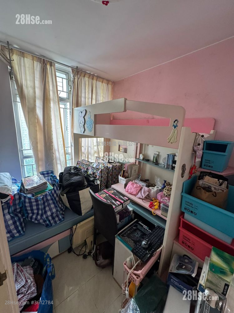Tung Lam Court Sell 2 Bedrooms , 1 Bathroom 443 ft² Tung Lam Court Sell 2 Bedrooms , 1 Bathroom 443 ft²