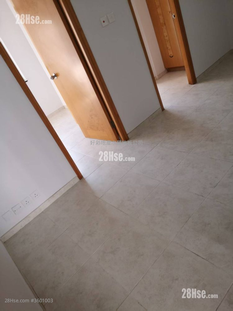 Hang Shun Building Sell 2 Bedrooms , 1 Bathroom 400 ft²