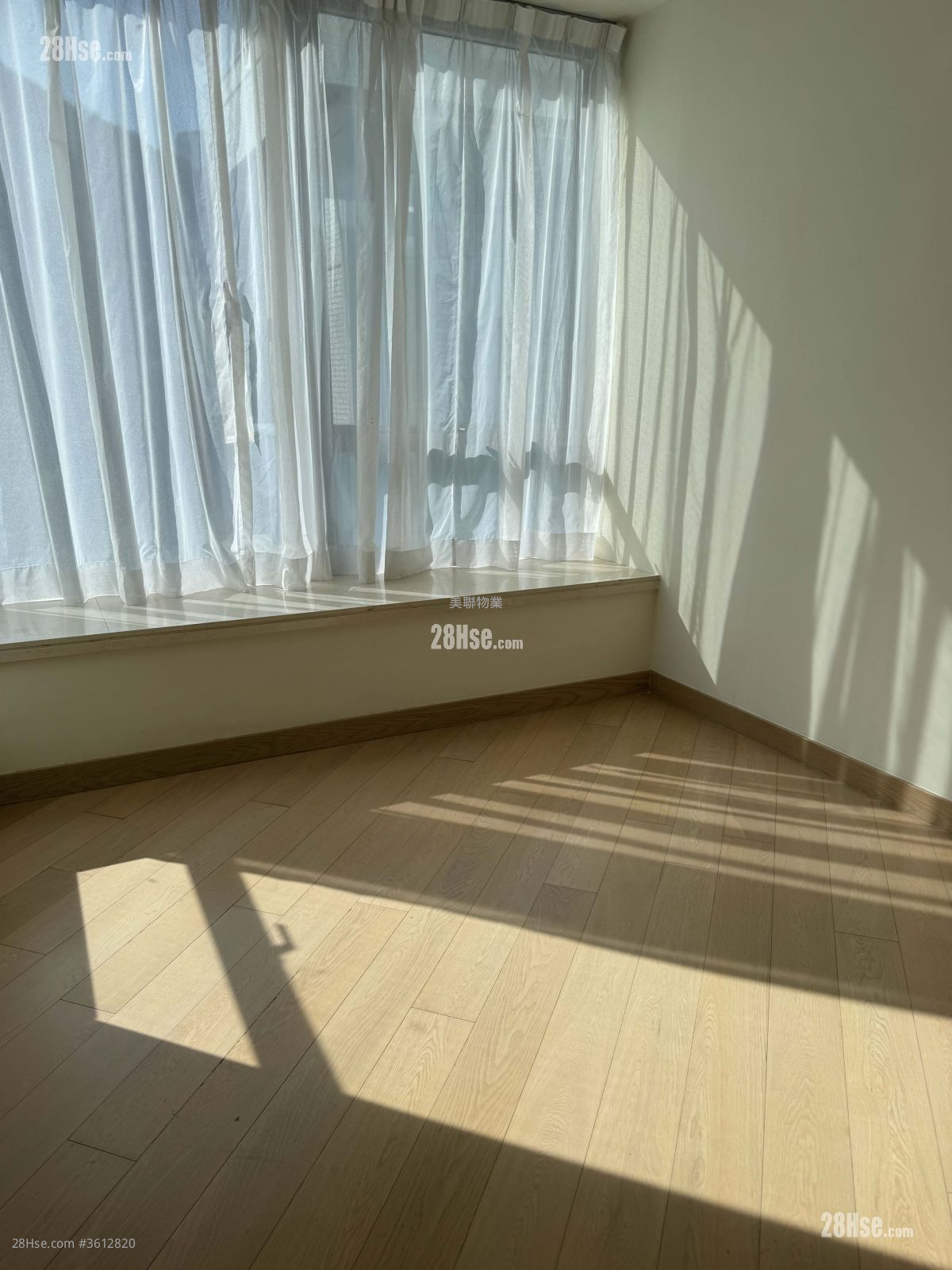 南灣 租盤 3 房 , 3 浴室 1,942 平方呎 南灣 租盤 3 房 , 3 浴室 1,942 平方呎
