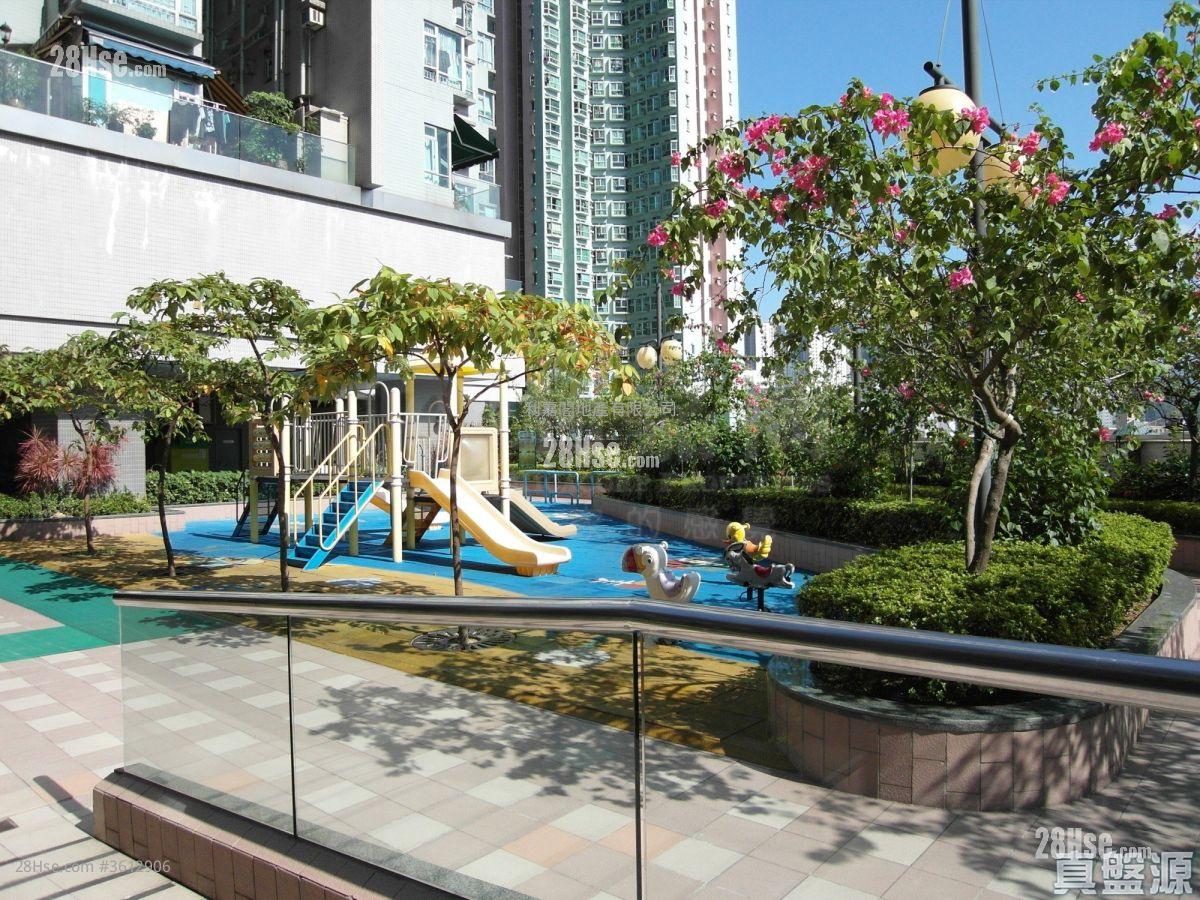 The Metro City Sell 3 Bedrooms , 2 Bathrooms 526 ft² The Metro City Sell 3 Bedrooms , 2 Bathrooms 526 ft²
