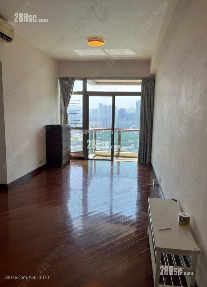 One Silversea Sell 3 Bedrooms , 2 Bathrooms 746 ft² One Silversea Sell 3 Bedrooms , 2 Bathrooms 746 ft²