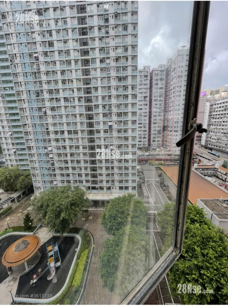 Kwai Hing Estate Sell 2 Bedrooms , 1 Bathroom 439 ft² Kwai Hing Estate Sell 2 Bedrooms , 1 Bathroom 439 ft²