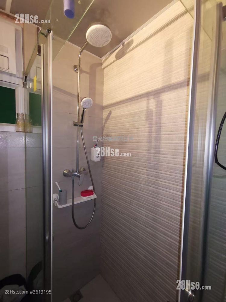 Bee Shing Mansion Sell 4 Bedrooms , 2 Bathrooms 677 ft² Bee Shing Mansion Sell 4 Bedrooms , 2 Bathrooms 677 ft²