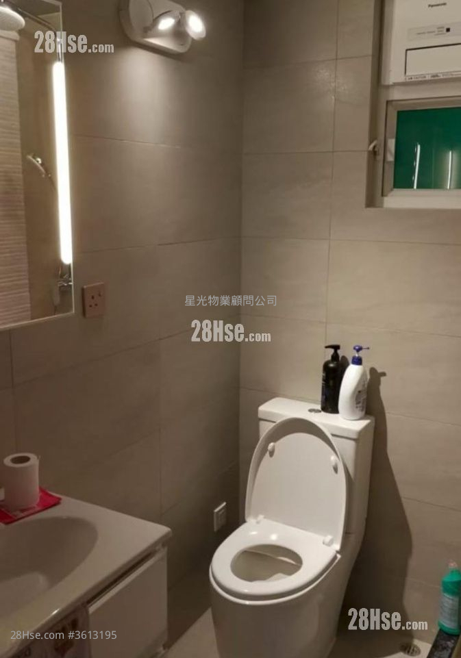 Bee Shing Mansion Sell 4 Bedrooms , 2 Bathrooms 677 ft² Bee Shing Mansion Sell 4 Bedrooms , 2 Bathrooms 677 ft²