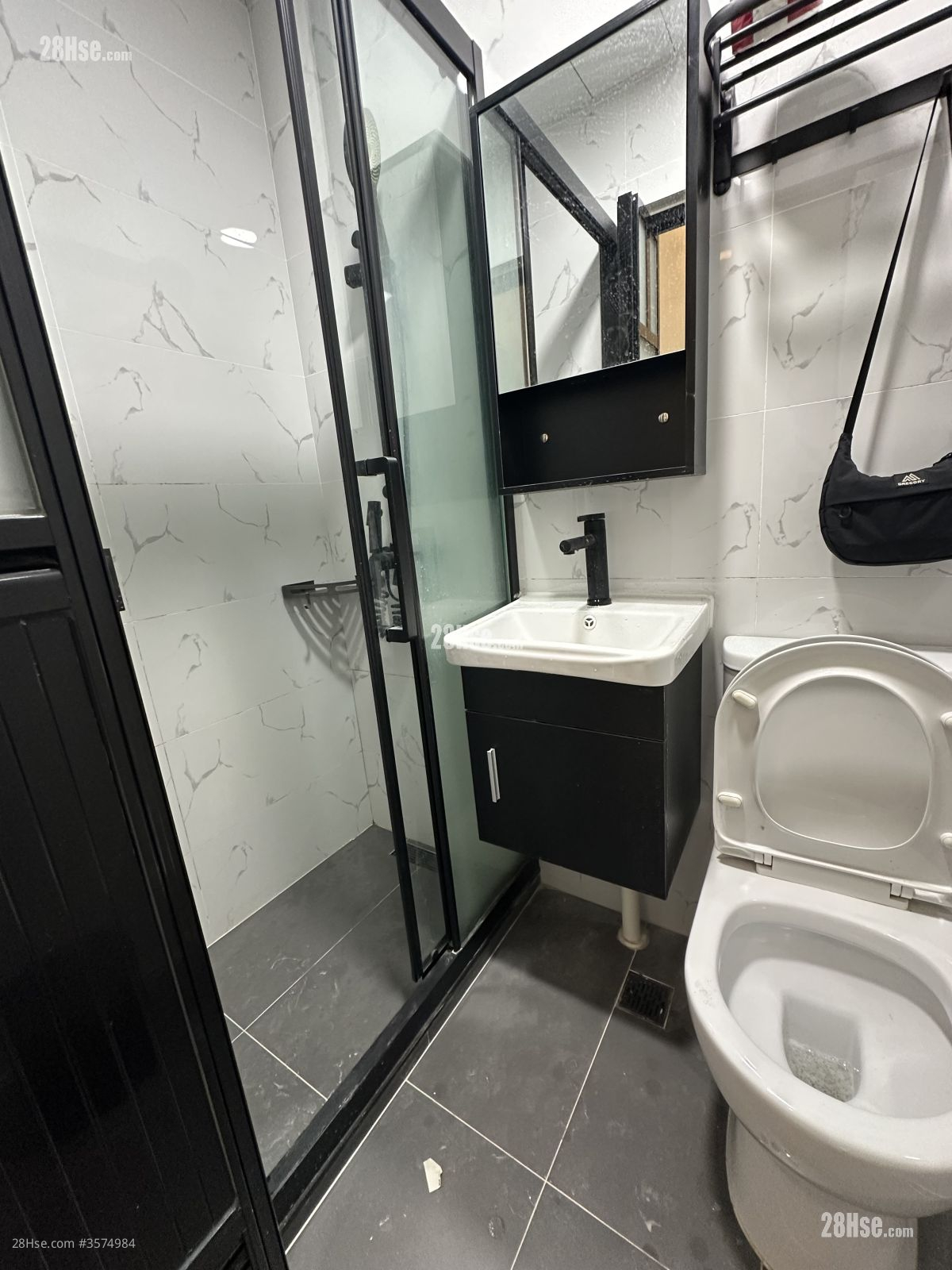 Lai Chi Building Rental Studio , 1 Bathroom 140 ft² Lai Chi Building Rental Studio , 1 Bathroom 140 ft²