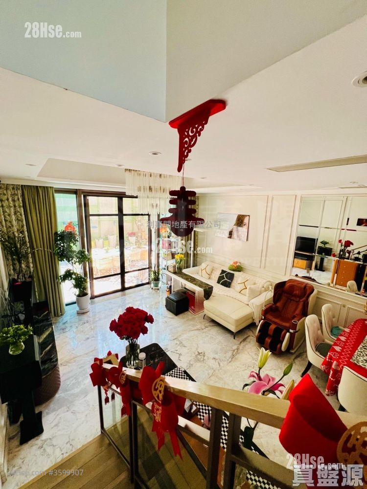 Domus Sell 3 Bedrooms 2,013 ft²