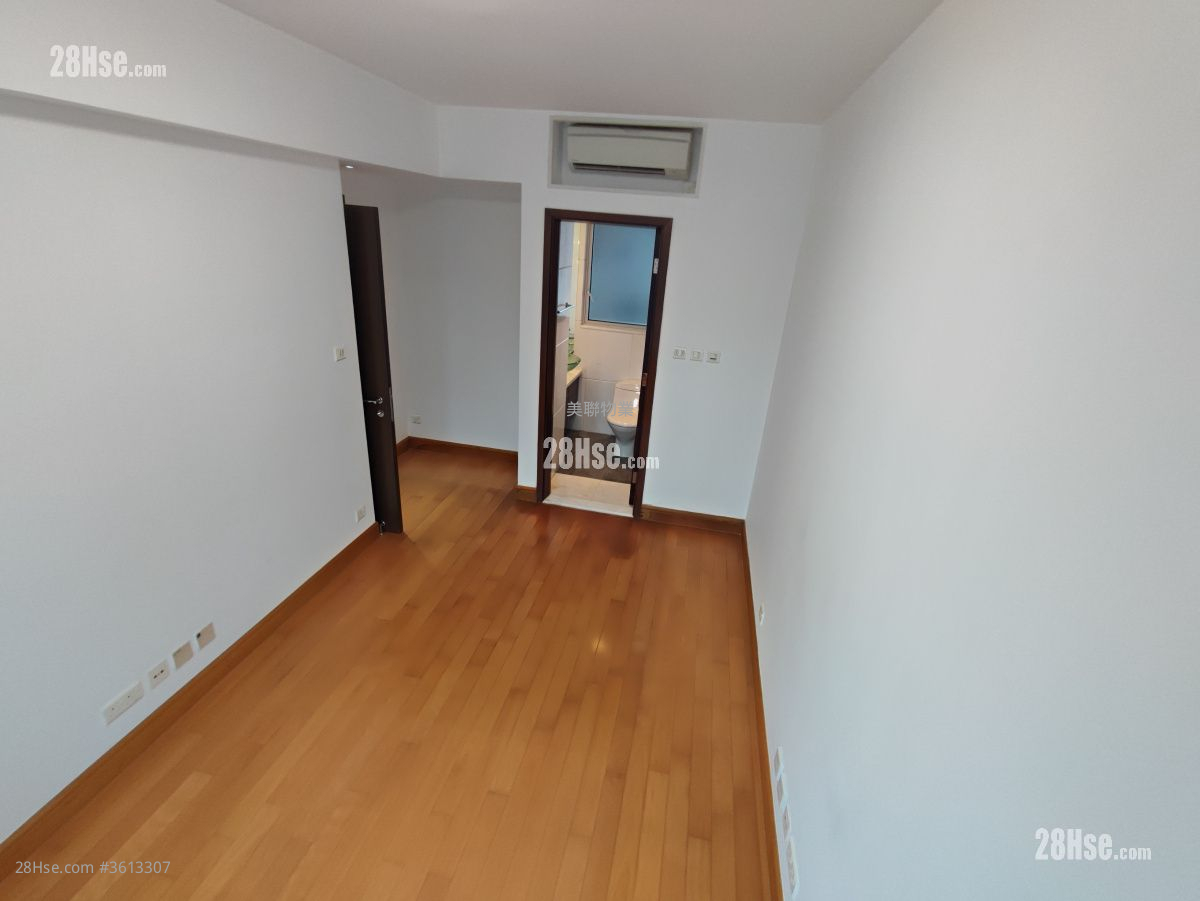 The Harbourside Rental 2 Bedrooms , 2 Bathrooms 804 ft² The Harbourside Rental 2 Bedrooms , 2 Bathrooms 804 ft²