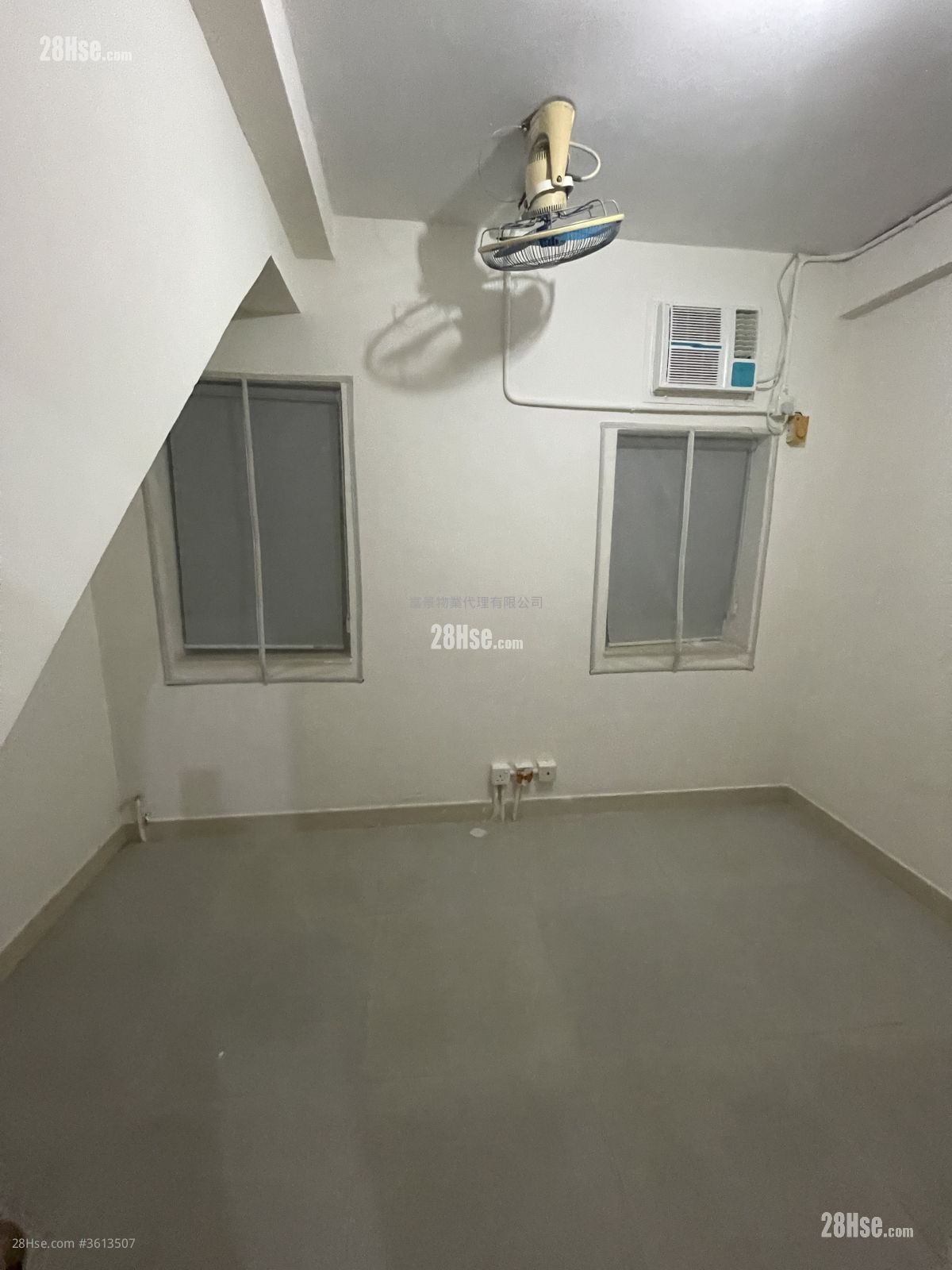 鍾屋村 租盤 1 房 , 1 浴室 300 平方呎 鍾屋村 租盤 1 房 , 1 浴室 300 平方呎